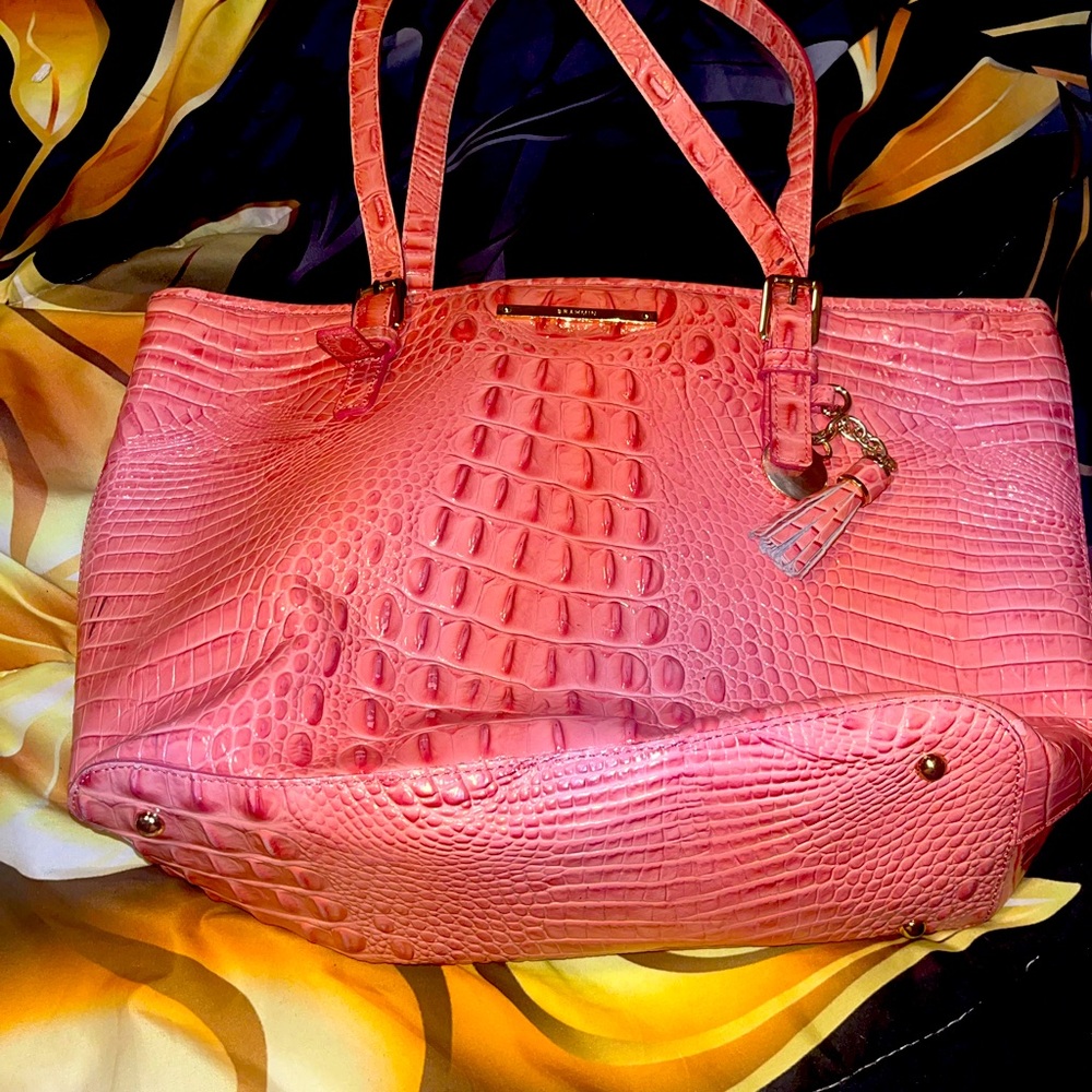 SOLD‼️‼️Brahmin Embossed Leather Bag